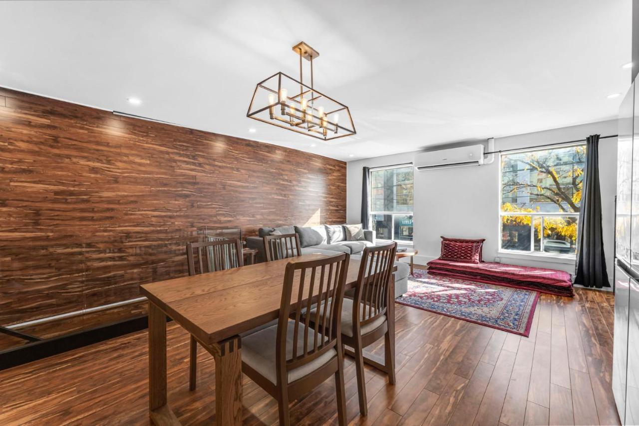 Amazing Fully Renovated Apartment On Queen St. Toronto Exterior photo