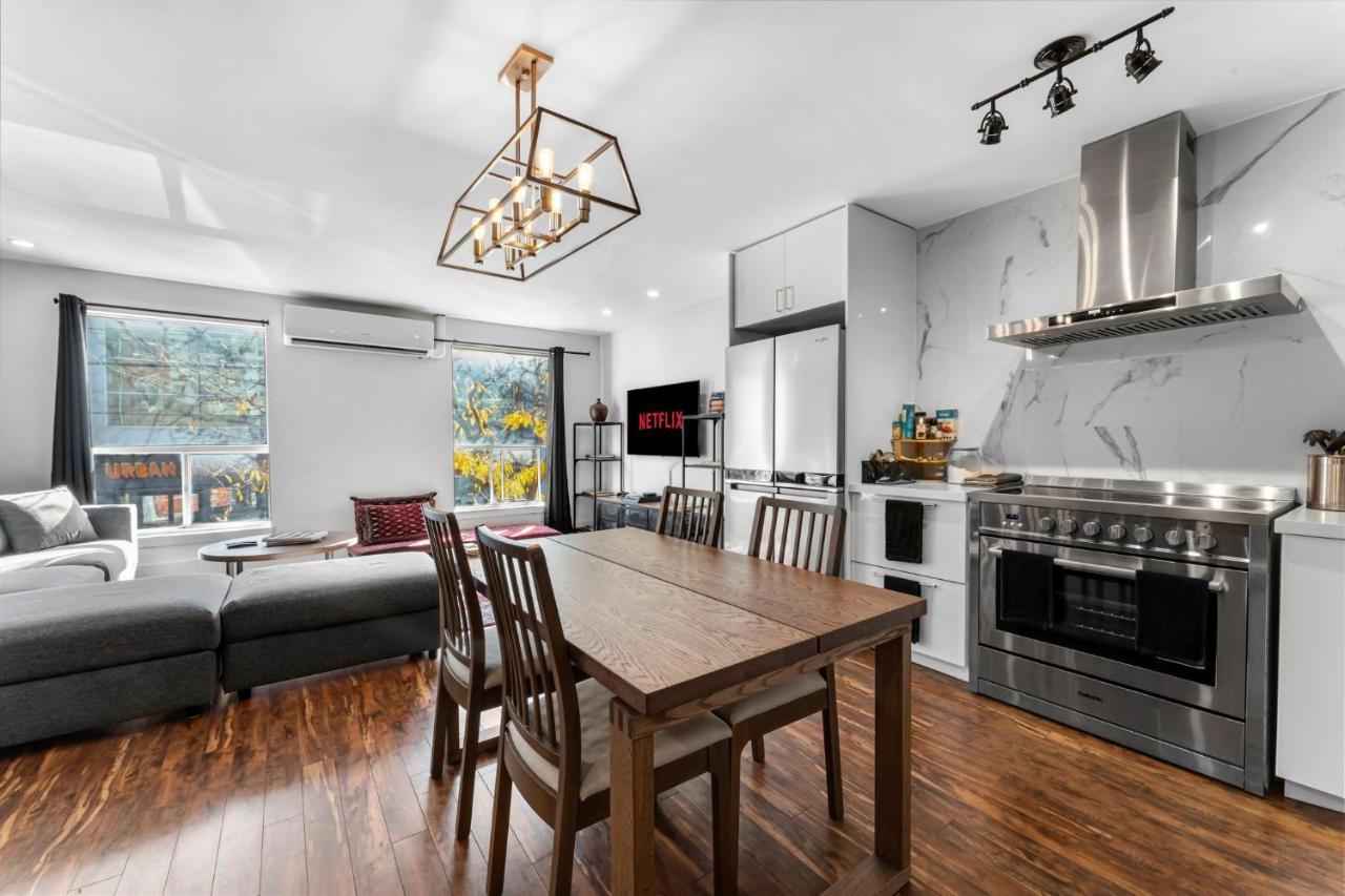 Amazing Fully Renovated Apartment On Queen St. Toronto Exterior photo