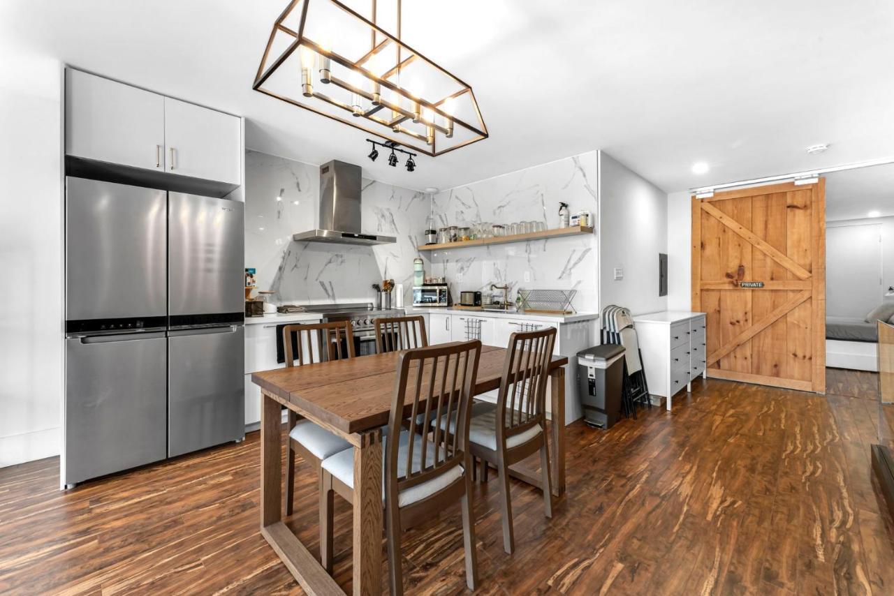 Amazing Fully Renovated Apartment On Queen St. Toronto Exterior photo